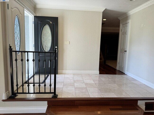 Foto del edificio - 4359 Oakdale Pl