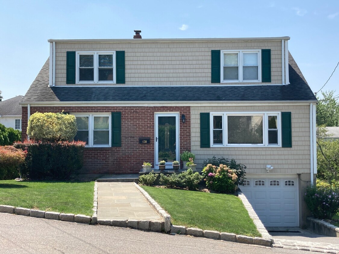 630 Cedar St Unit 1, Mamaroneck, NY 10543 Apartments in Mamaroneck