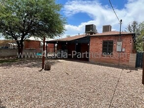 Building Photo - 1721 E Silver St