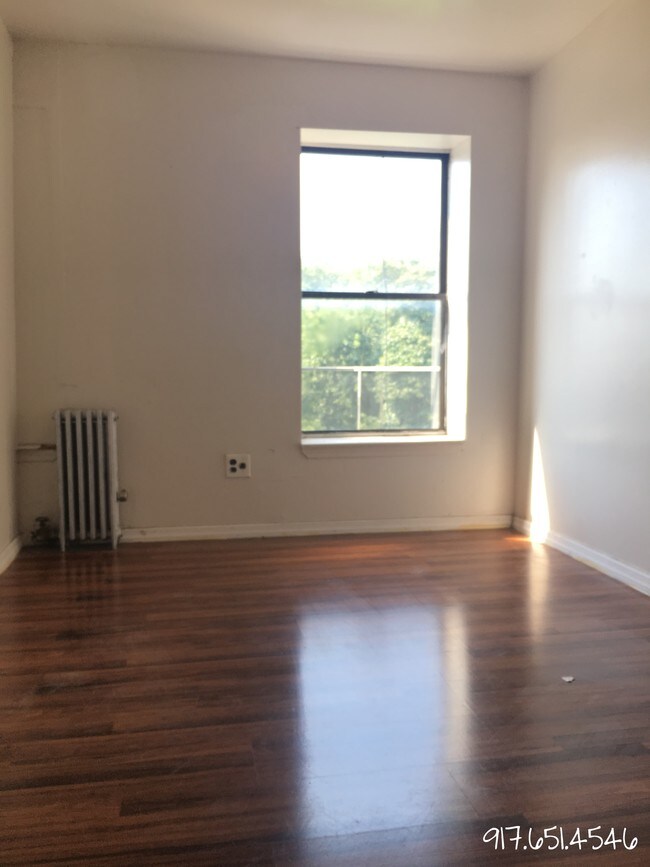 Plano de planta - 320 Throop Ave.