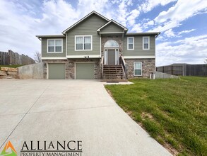 Building Photo - 112 Quail Ct