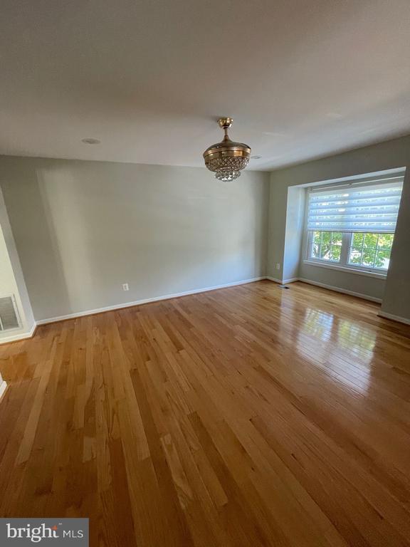 Foto del edificio - 656 Ivy League Ln
