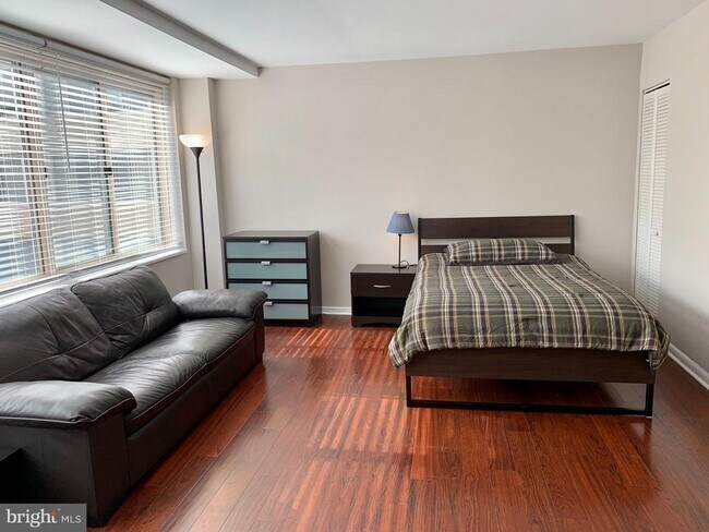 Foto del edificio - 922 24th St NW