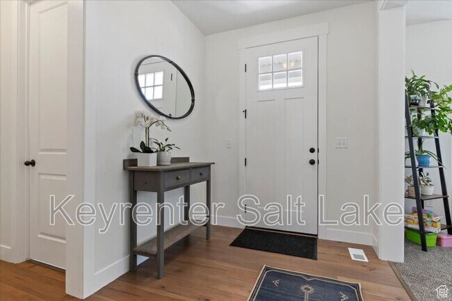 Foto del edificio - 1046 W Seasons View Ct
