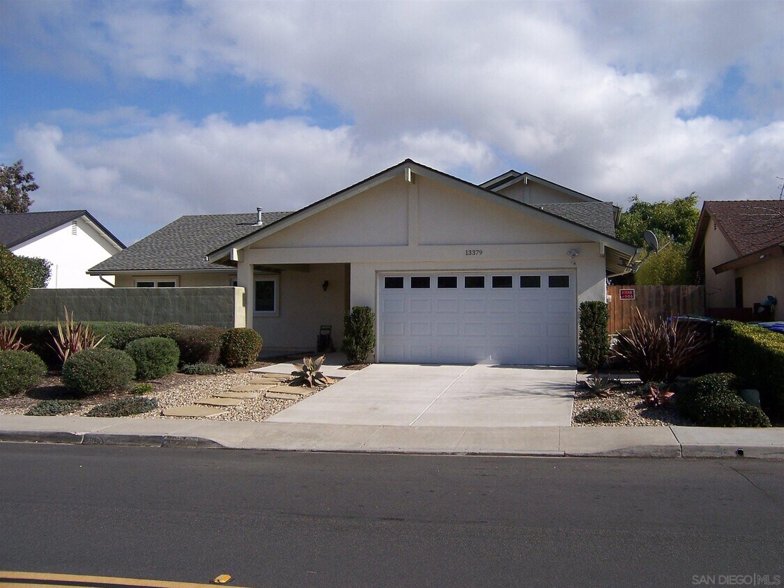 Primary Photo - 13379 Portofino Dr