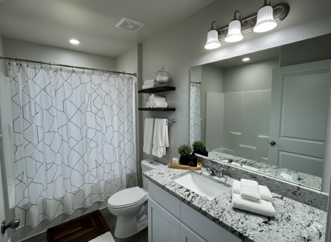 Building Photo - Stunning home in the silo School district