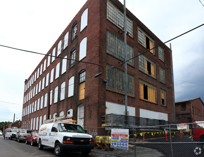 Building Photo - Beech Street Factory