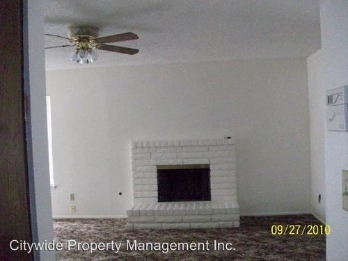 Building Photo - 3 br, 2 bath House - 5413 PEPPER TREE LN,