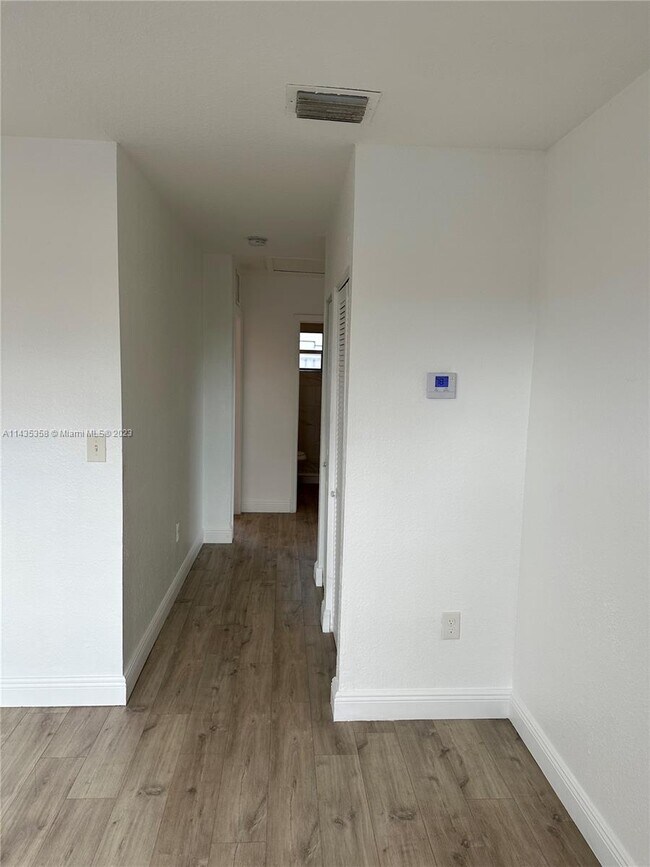 Foto del edificio - 11962 SW 212th St