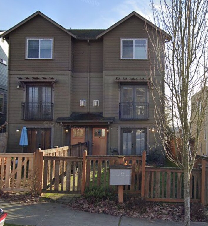 Primary Photo - 2011A S Norman St