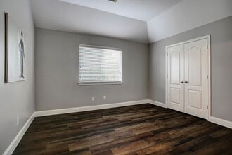 Building Photo - 5630 Heather Run Dr
