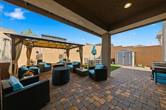 Foto del edificio - Elevated Living in Cadence – Model-Quality 3-Bedroom Home in Henderson’s Premier Master-Planned C...