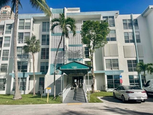 Foto principal - 17560 Atlantic Blvd