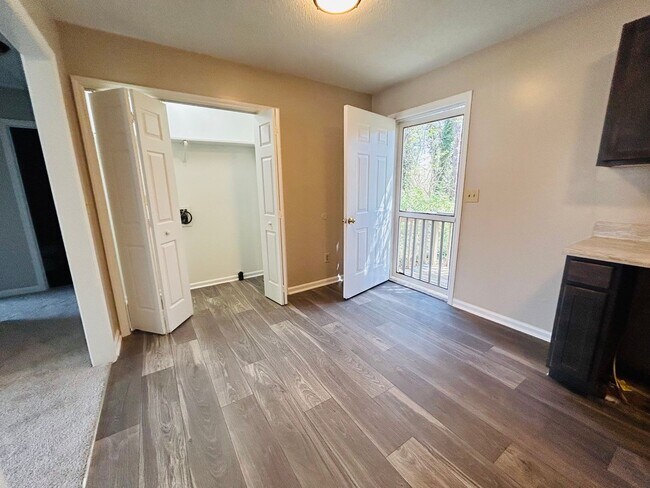 Foto del edificio - 404 A Poplar St