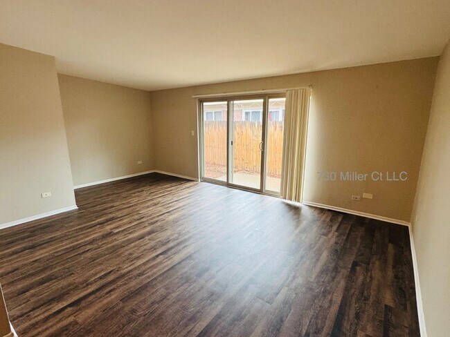 Foto del edificio - 730 Miller Ct