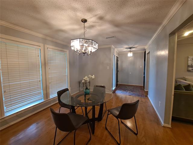 Foto del edificio - 1005 Harness Ln