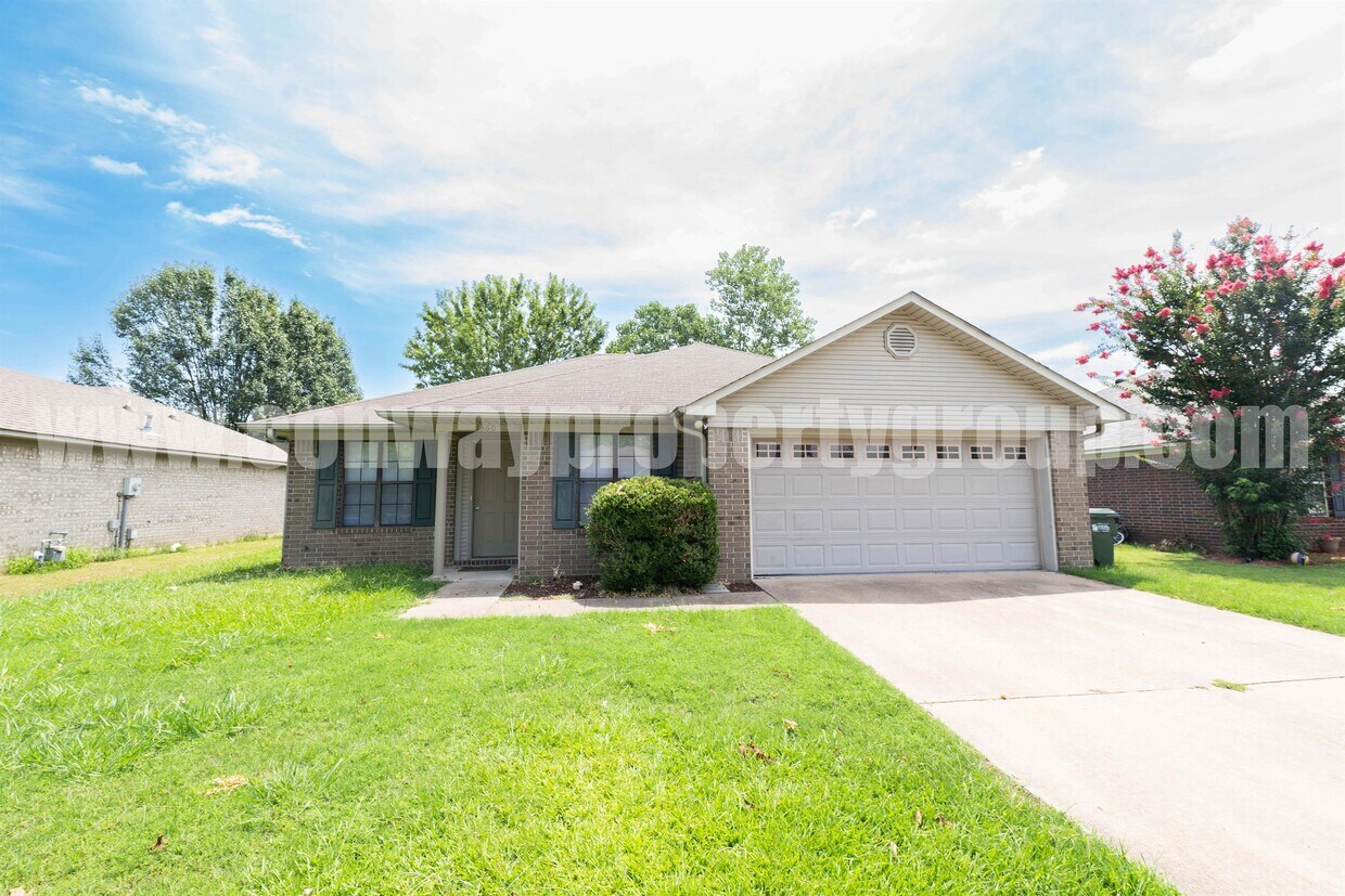 Primary Photo - 1360 Joyner Dr