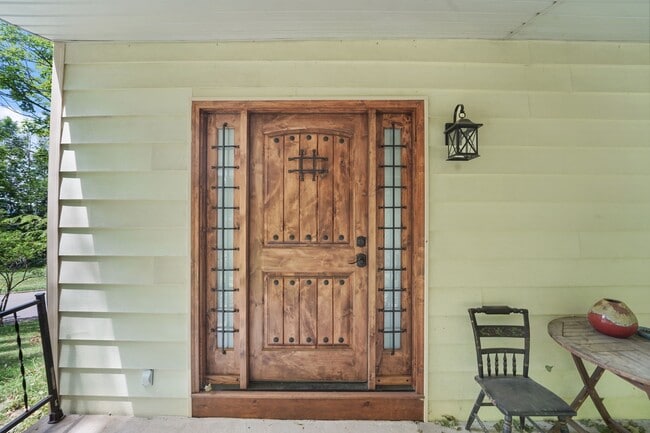 Building Photo - 40 Grand St