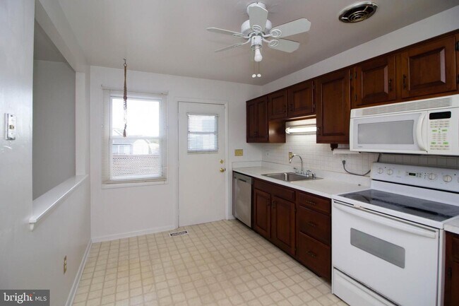 Building Photo - 3921 McDonogh Rd