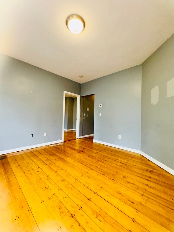 Building Photo - 51 Linden St