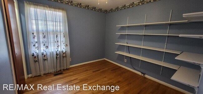 Building Photo - 3 br, 1.5 bath House - 172 Forest Road