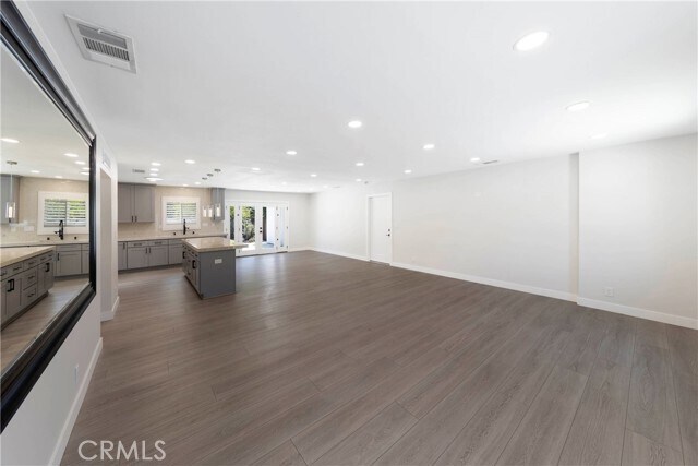 Foto del edificio - 12282 Newport Ave