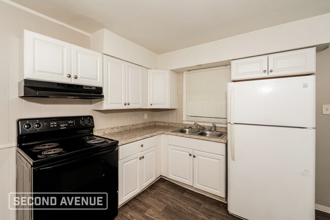 Building Photo - 844 Vanderbilt St