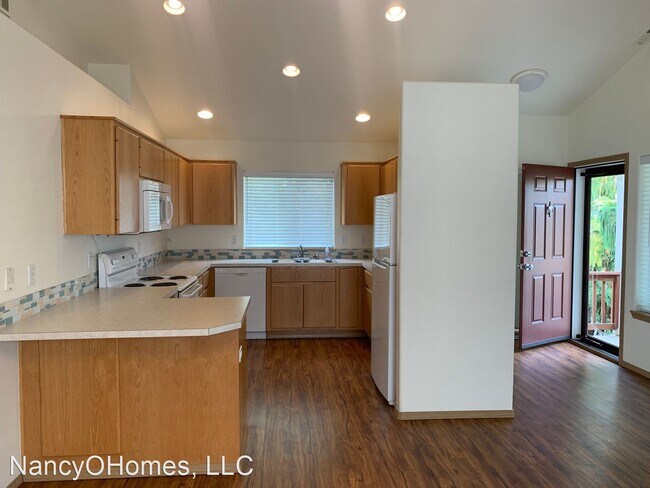 Foto del edificio - 2 br, 2 bath House - 705 SE 6TH ST