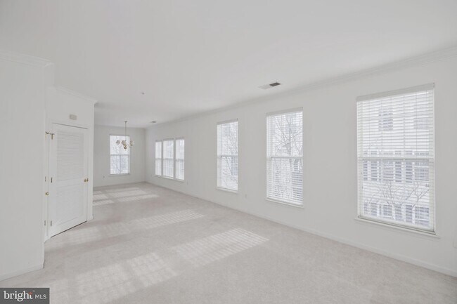 Foto del edificio - 5108 English Terrace