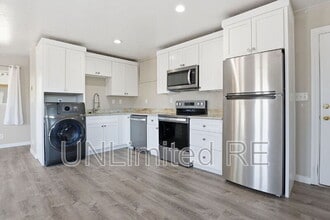 Building Photo - 1456 E Russ Way
