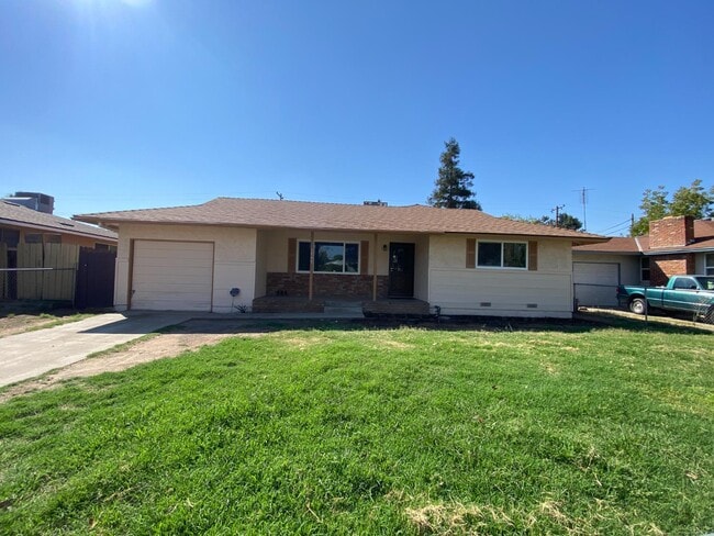 Building Photo - 1545 W Sussex Way