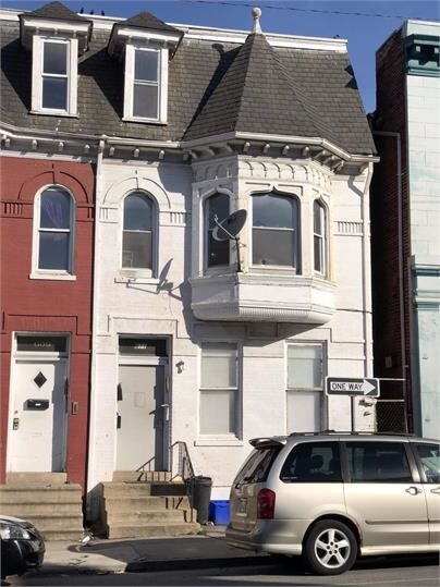 Primary Photo - 611 E Market St
