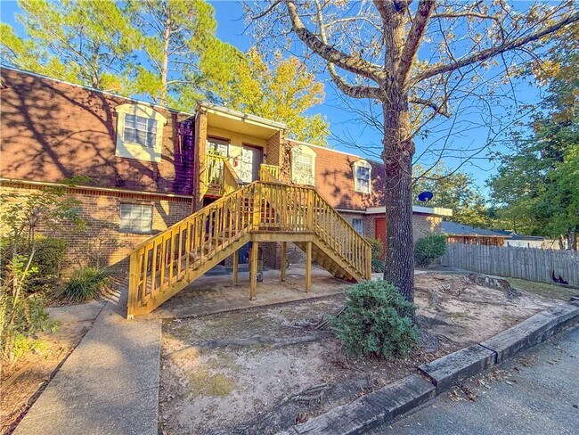 Building Photo - 1459 Morlee Dr S
