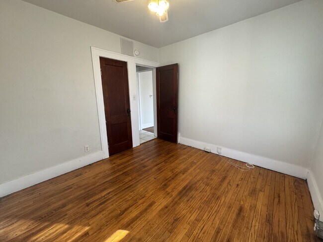 Foto del edificio - Charming 2 Bed | 1 Bath | Move-In Ready!