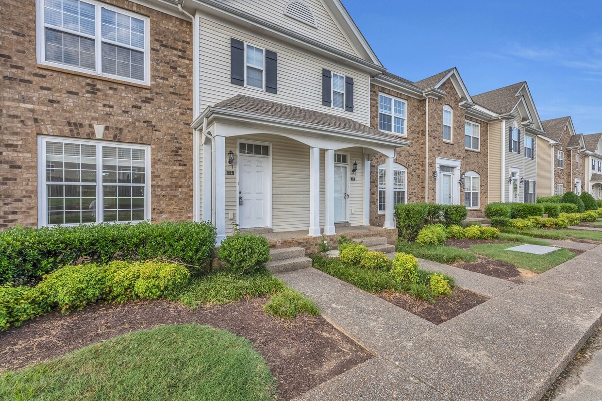 Primary Photo - 2271 Dewey Dr