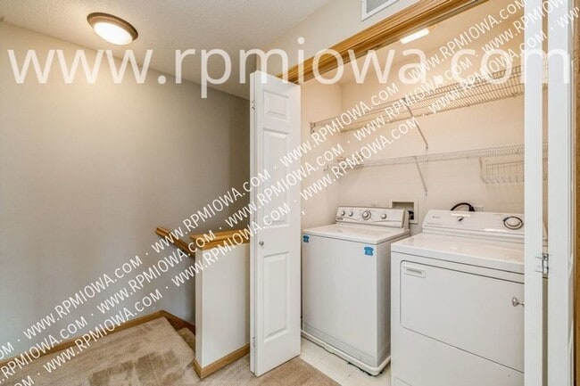 Building Photo - NEAR OTTER CREEK GOLF COURSE!! 2 Bedroom, ...