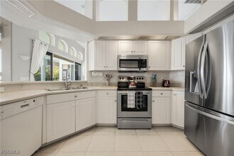 Building Photo - 5323 SW 28th Pl