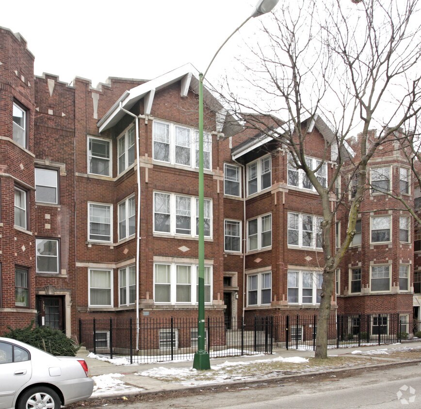 Building Photo - 1633-1635 W Granville Ave