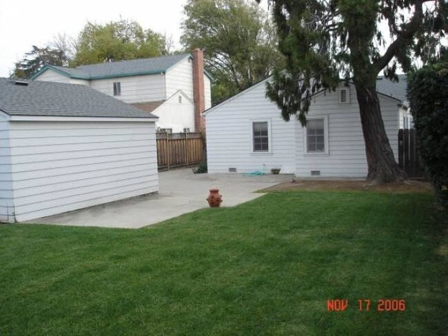 Foto del edificio - 68 S Cragmont Ave