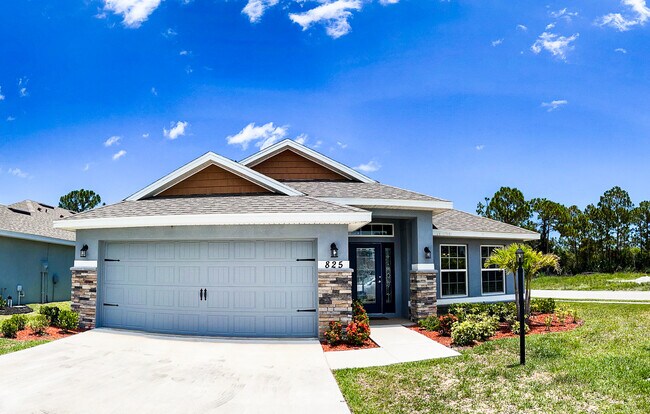 Building Photo - 825 NE Whistling Duck Way