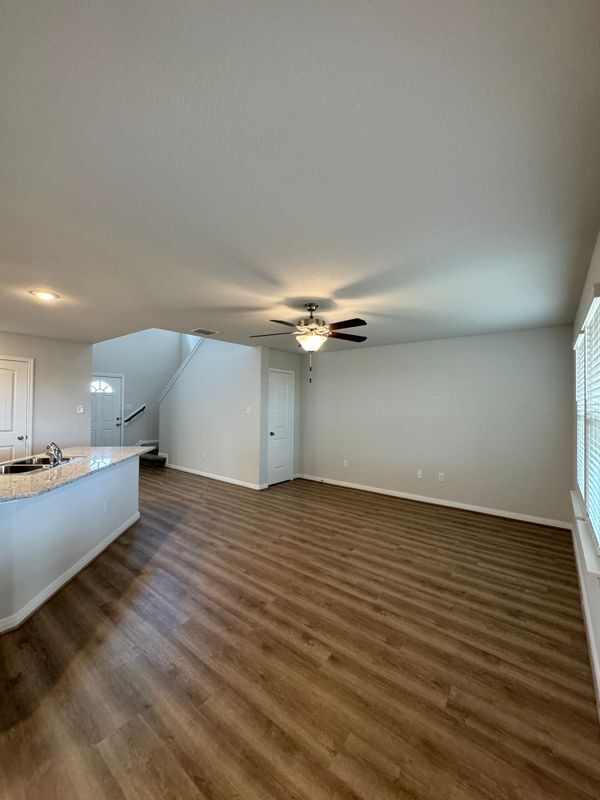 Building Photo - 11131 Hollinger Cir