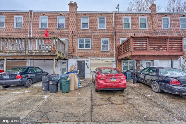 Building Photo - 704 Beech Ave