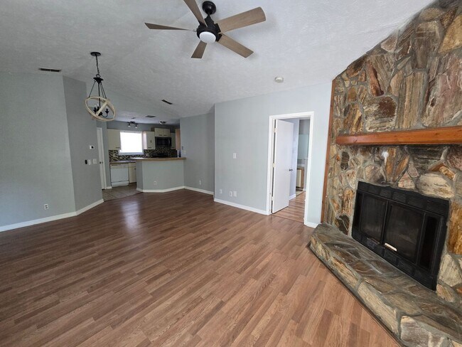 Foto del edificio - 6792 Willowbrook Dr