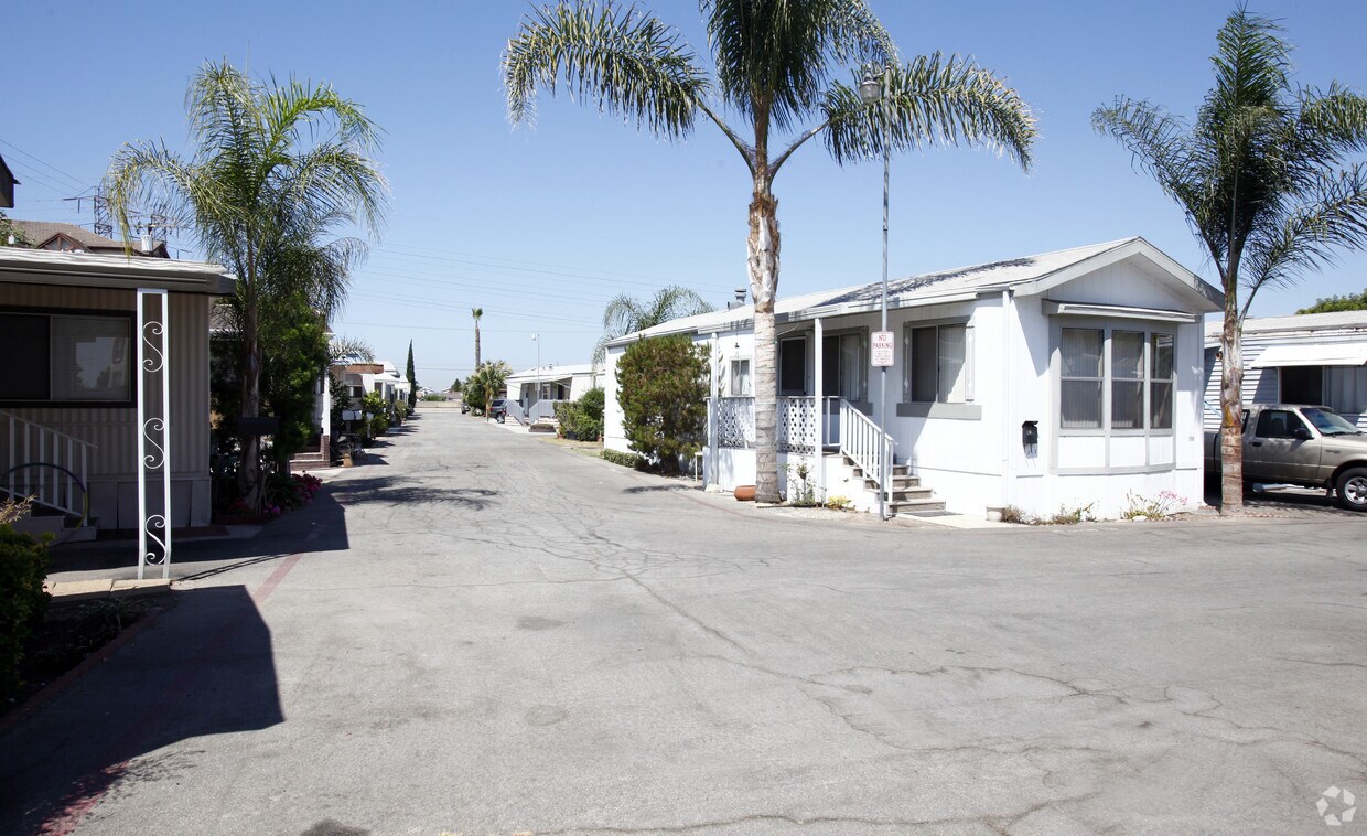 Building Photo - 13782 Hoover St