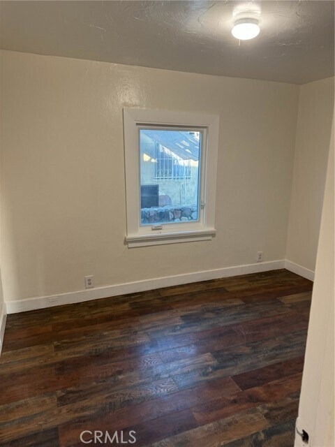 Foto del edificio - 1411 W 69th St