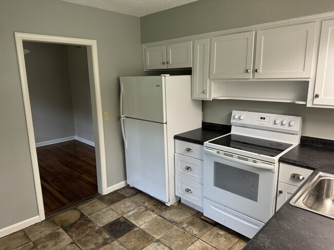 Building Photo - 4479 Oriole St