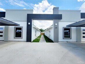 Building Photo - 17 South Dr