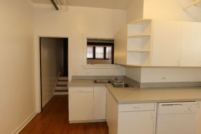 Foto del edificio - 819 W Waveland Ave