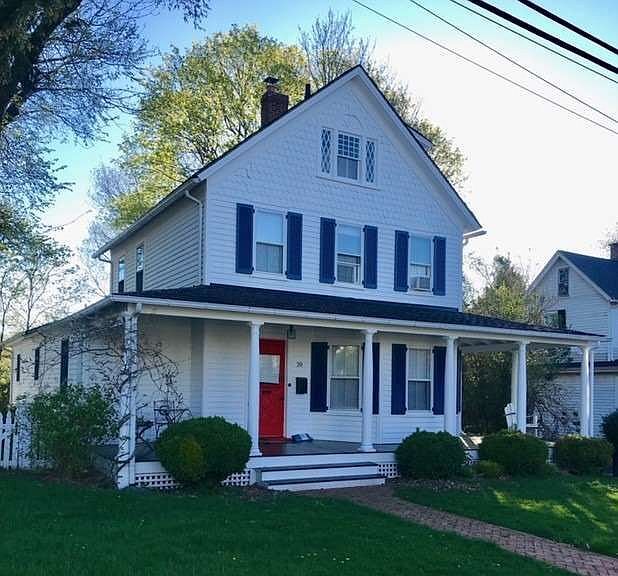Primary Photo - 39 Irwin Pl