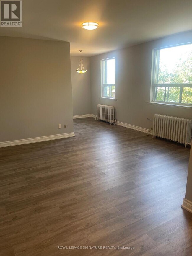 Photo du bâtiment - 382-382 Dovercourt Rd